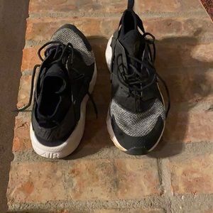 Size 7 women’s Nike Air Huarache.
